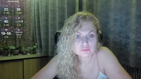 milanna_x online show from October 12, 9:06 pm