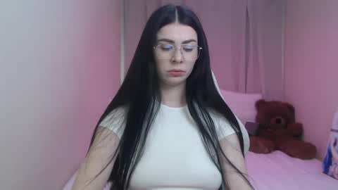 milasecretsss online show from April 30, 11:48 am