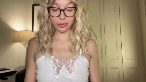 Mila online show from March 8, 5:39 pm