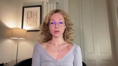 Mila online show from February 25, 5:11 pm