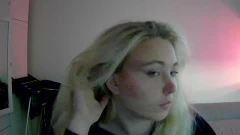 Milena new nonude shy blonde natural online show from May 2, 6:00 pm