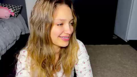 mileyy_cute online show from March 15, 1:29 am