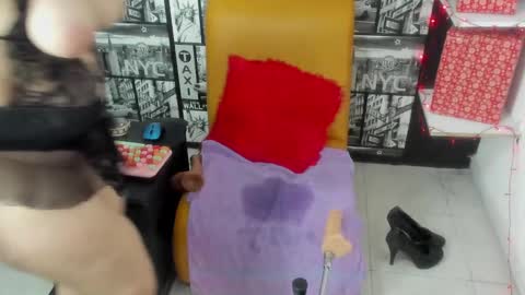 Snapshot of milf_brend chatting on January 1, 12:00 am Milf Brend online show from January 1, 12:00 am