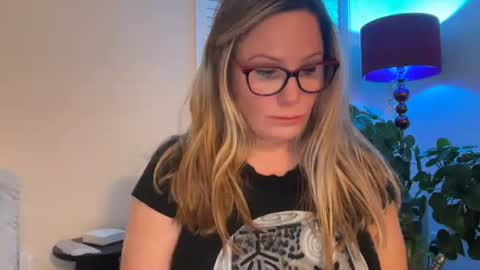 MIlf Goddess online show from December 17, 8:07 am