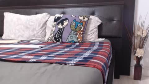 Snapshot of milfbiglips38 chatting on October 8, 4:39 am milfa online show from October 8, 4:39 am