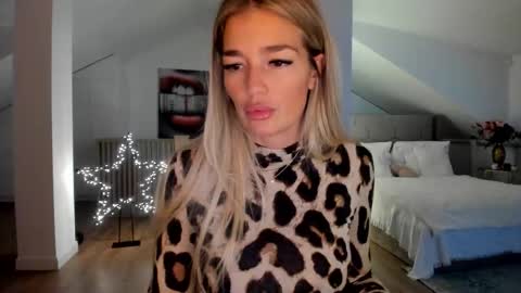 Ingrid online show from December 19, 12:48 am