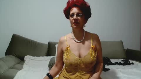 Snapshot of milffsupreme chatting on February 9, 9:28 pm Milfsupreme online show from February 9, 9:28 pm