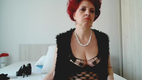 Snapshot of milffsupreme chatting on March 5, 12:33 pm Milfsupreme online show from March 5, 12:33 pm