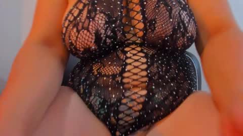 Snapshot of milfhorny_69 chatting on September 23, 12:25 pm LILI online show from September 23, 12:25 pm