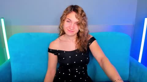 Snapshot of milkablond chatting on February 4, 12:40 am milkablond online show from February 4, 12:40 am