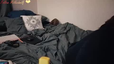 milkedmilf online show from February 8, 5:22 am