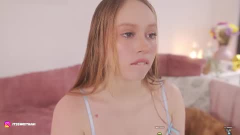 milky_0 online show from August 3, 7:30 pm