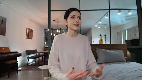 milla bella online show from March 10, 7:51 pm