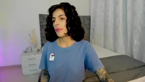 Snapshot of milla_pixxie chatting on February 10, 2:19 am Milagros online show from February 10, 2:19 am