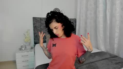 Snapshot of milla_pixxie chatting on March 1, 3:21 am Milagros online show from March 1, 3:21 am