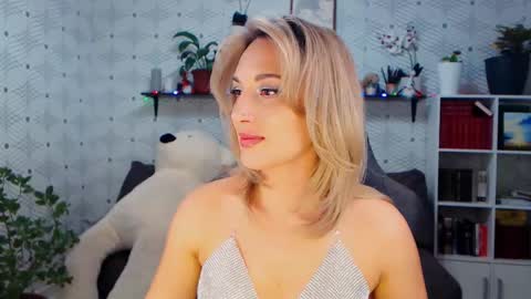 MillaXQueen online show from January 13, 3:38 pm