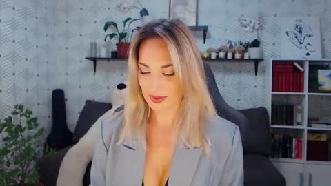 MillaXQueen online show from June 6, 1:50 pm