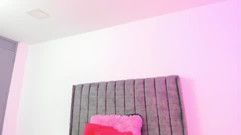 miller_silvana online show from June 15, 11:43 am