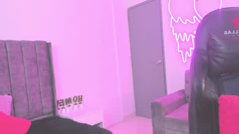 miller_silvana online show from June 17, 11:55 am