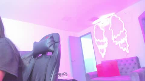miller_silvana online show from April 20, 12:08 pm