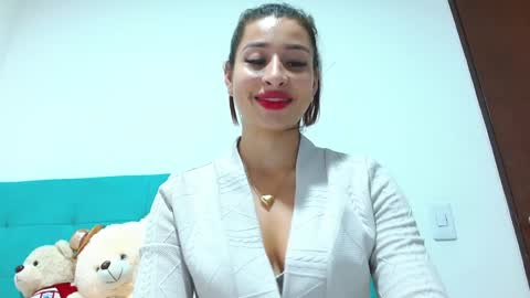 Snapshot of miller_sweet chatting on December 4, 2:42 am Aleja online show from December 4, 2:42 am
