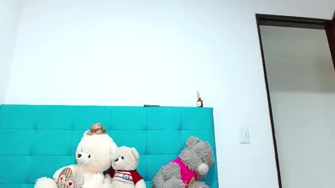 Snapshot of miller_sweet chatting on February 17, 7:23 pm Aleja online show from February 17, 7:23 pm