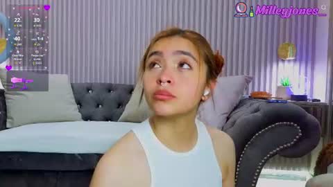 milleyjones_ online show from June 13, 11:51 am