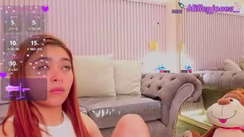 milleyjones_ online show from July 14, 11:48 am