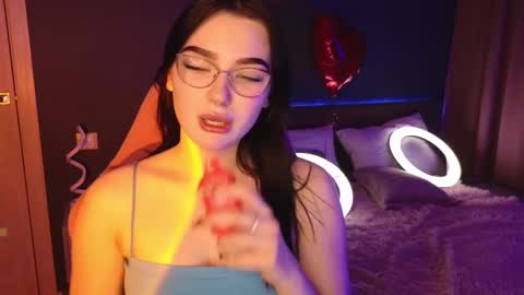 Millie online show from February 25, 1:41 am