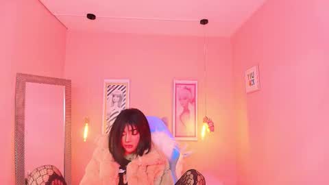 milu_carbajal_x online show from February 5, 7:00 am