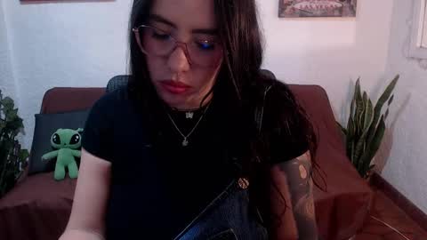 Milu Wallace  online show from March 7, 12:17 am