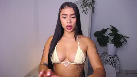 Mily Ortiz online show from July 15, 5:06 pm