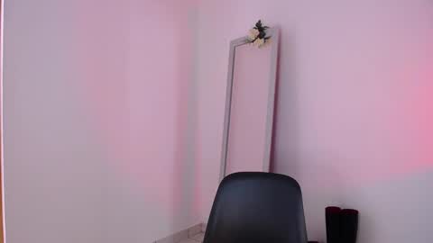 Mily Ortiz online show from October 14, 4:42 pm