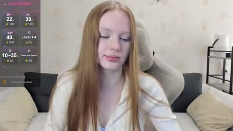 Snapshot of milymi_ chatting on October 18, 7:00 am Milena online show from October 18, 7:00 am