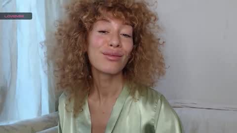Snapshot of mimi_la chatting on October 11, 9:25 am mimi_la online show from October 11, 9:25 am