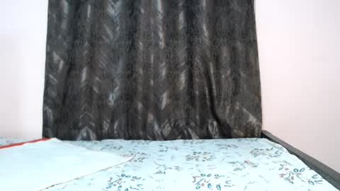 mimiebony online show from July 23, 8:11 am