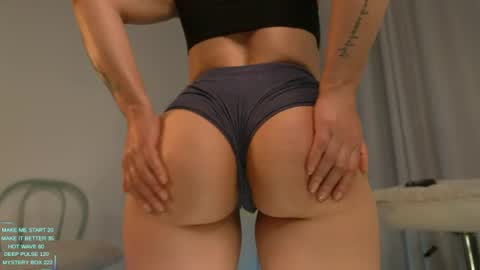 mimmyfit1 online show from July 1, 8:52 pm