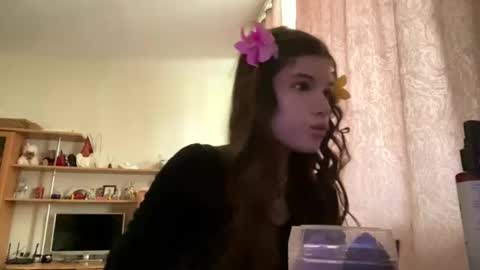 Snapshot of minforbush chatting on October 12, 5:21 am Amelia online show from October 12, 5:21 am