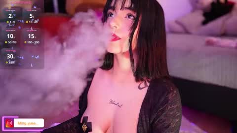 Snapshot of ming_yue_ chatting on October 13, 6:05 am My name is Fer Nice to meet you give it a thumbs up please its important online show from October 13, 6:05 am
