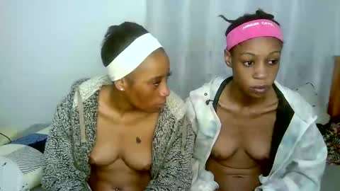 minieme1 online show from October 15, 2:36 am