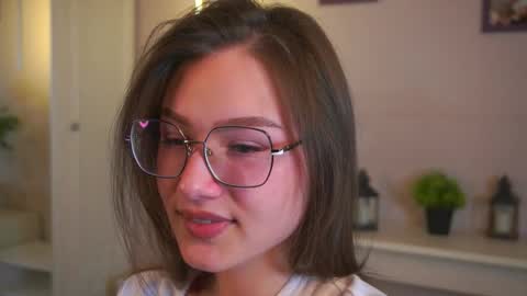 Mira online show from October 16, 5:15 pm