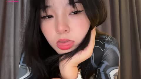 minnie_joy_ online show from June 19, 1:25 pm