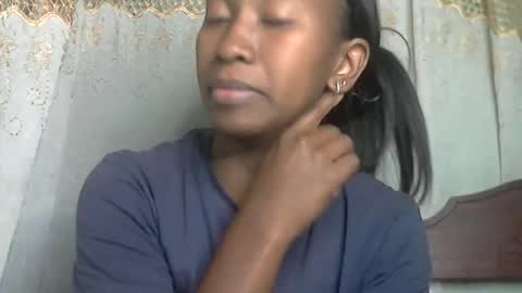 minouch211907 online show from June 7, 12:06 am