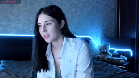 Hi Im Naomi online show from December 18, 12:15 am