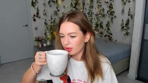 Emma online show from October 12, 1:08 am