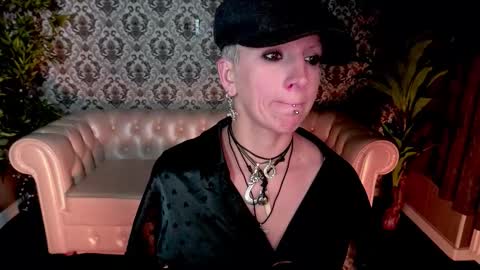 Snapshot of miramoon666 chatting on September 27, 4:47 pm Mira online show from September 27, 4:47 pm