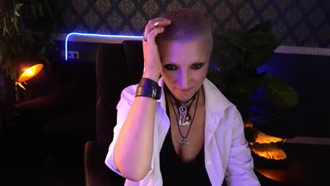 Snapshot of miramoon666 chatting on September 17, 1:42 pm Mira online show from September 17, 1:42 pm