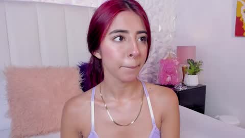 Snapshot of mirandaa_rogers chatting on October 17, 7:39 pm Miranda Rogers online show from October 17, 7:39 pm