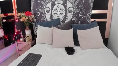 Miranda  online show from January 17, 6:37 pm