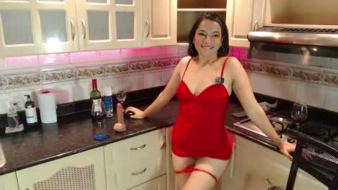 Miranda Larsson online show from May 22, 1:09 pm